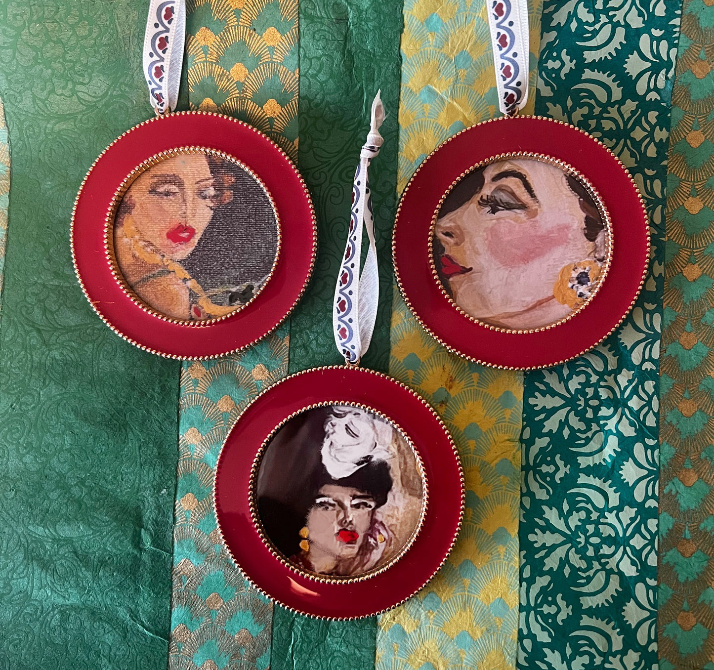 MINI ORNAMENTS -SET OF 3 series 1