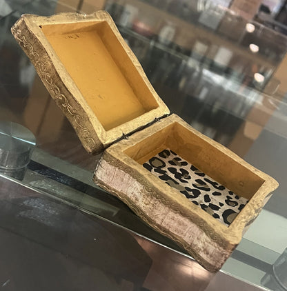 Lip Keepsake Box
